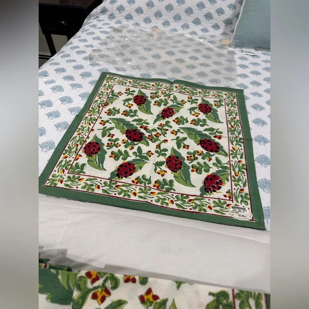 Pomegranate vintage 100% cotton tablecloth with  6 matching napkins 60x 90 in